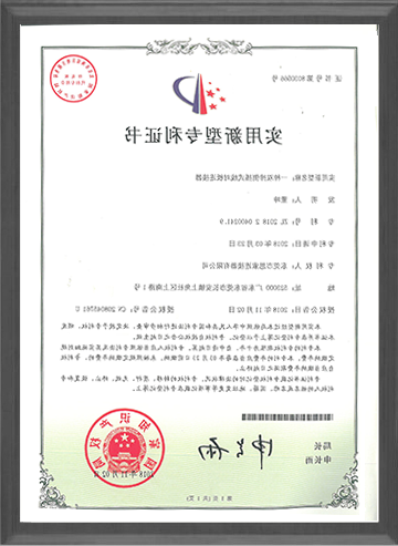 一种双排侧插式线对板连接器
